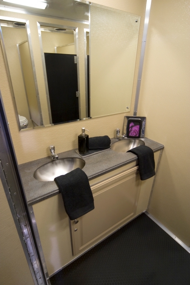 2014 JAG Mobile Solutions 24' Commercial Restroom Trailer